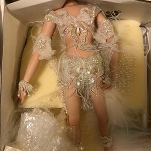 World of dolls Alexandra in white limited add